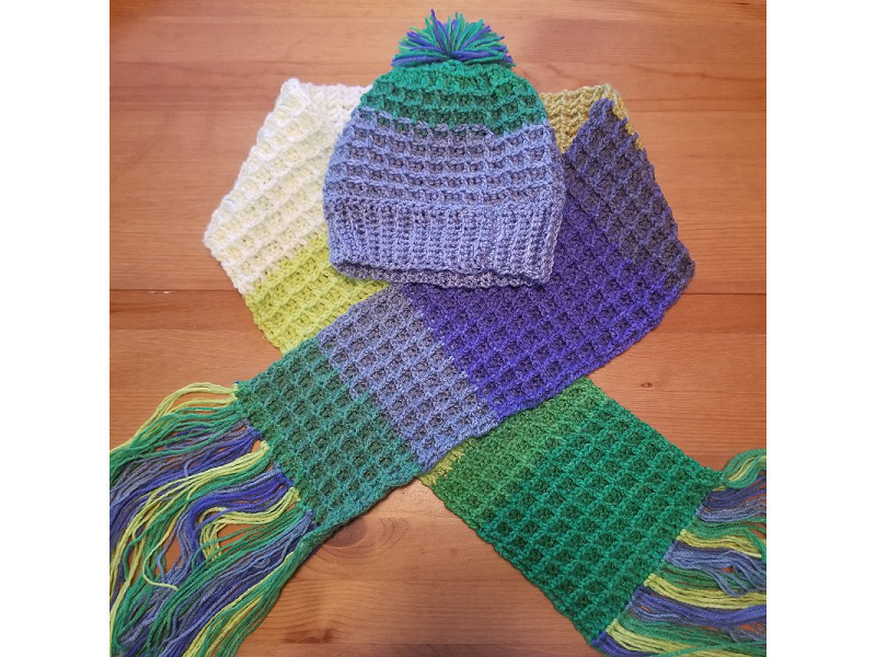 Kids' Hat and Scarf